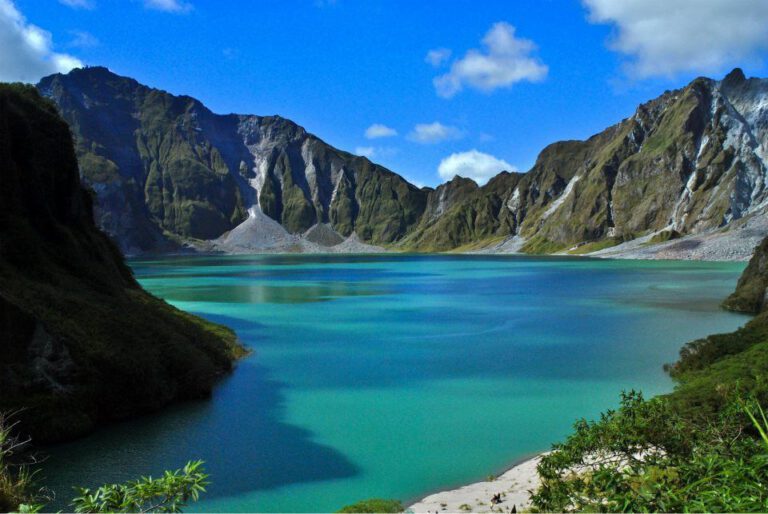 10 Best Tarlac Tourist Spot : Guide to the Most Popular Attractions