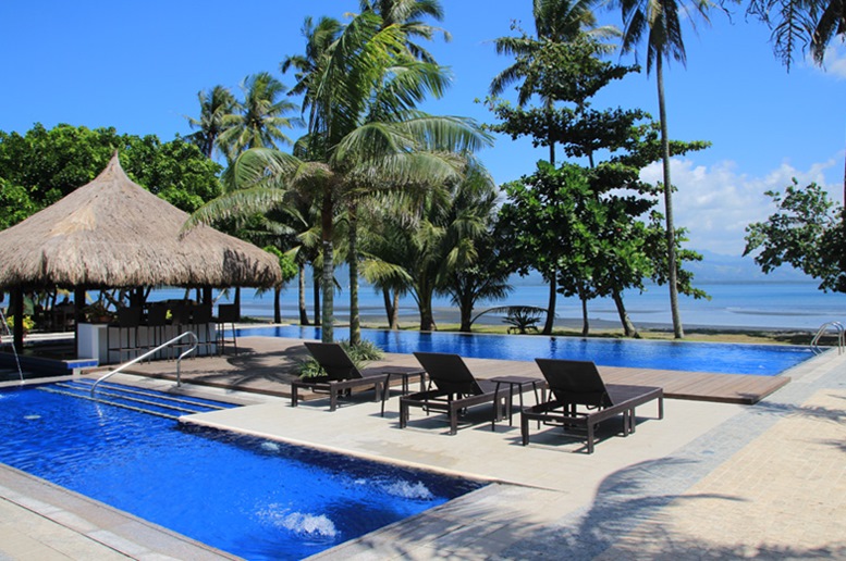 Hijo Resorts Davao - Banana Beach Pool
