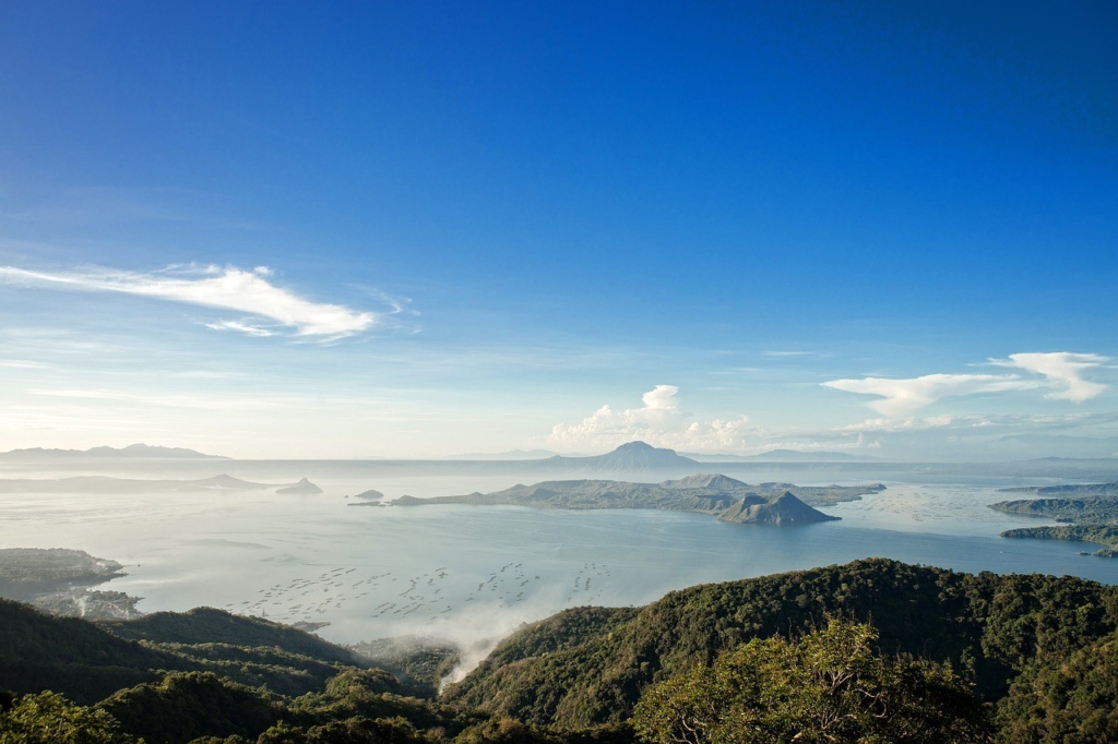 lake taal - best things to do in the philippines