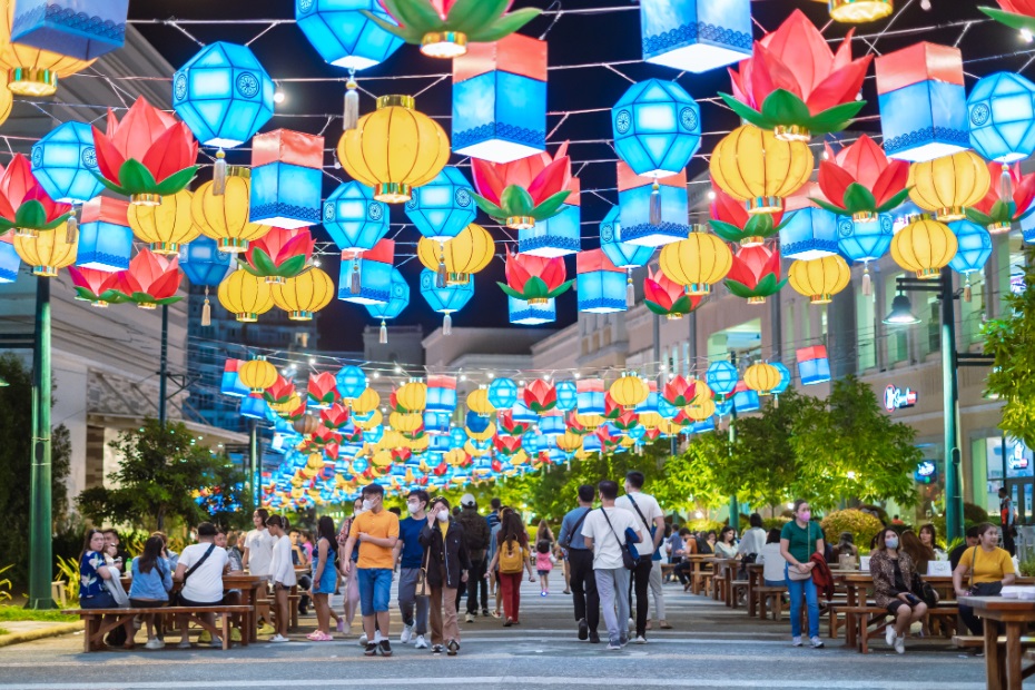 Festive Walk Mall Parade K-town Iloilo City